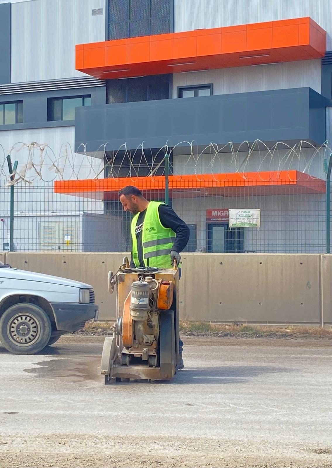 Beton asfalt kesim makinesi